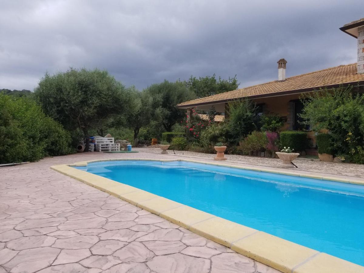 B&B Casa Vacanza Centro Sardegna Sorgono Ruang foto